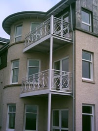 Octavia Terrace, Greenock - Structural Steel Balcony with Steel Balustrade & Stainless Steel Wire Rigging System